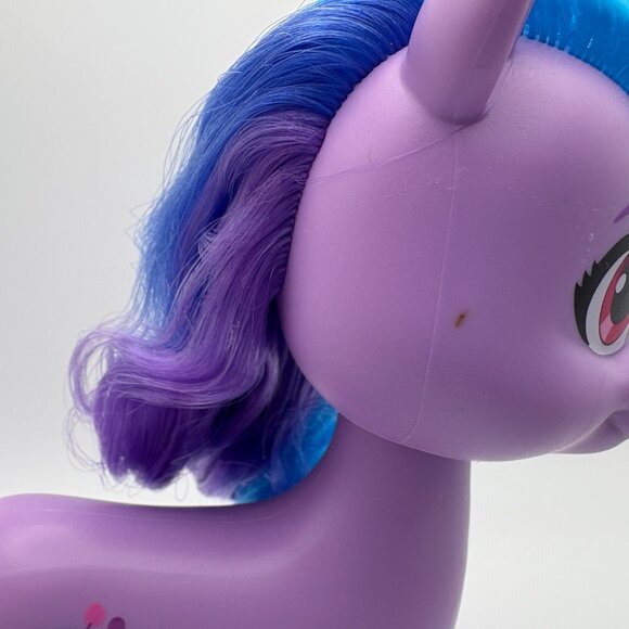 My Little Pony (MLP) Izzy Moonbow 2021 Purple Blue 8in (SKU: 387TO) - Picture 11 of 11